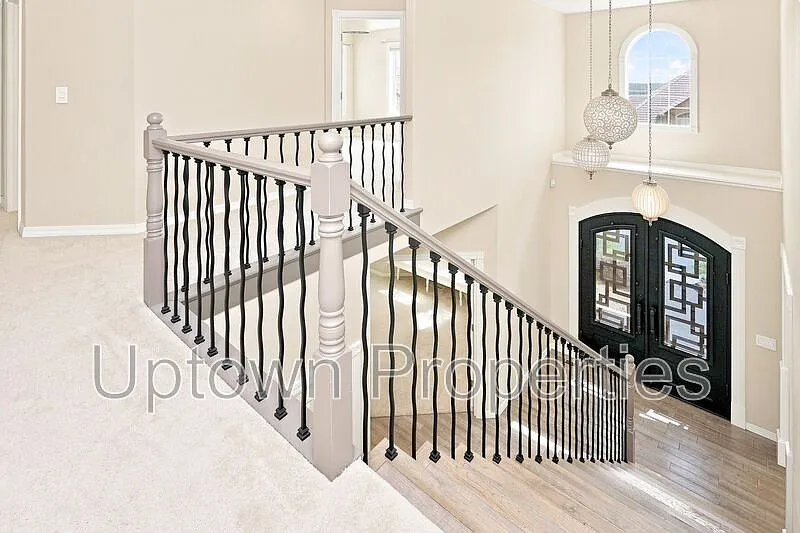 4 bed, 2.5 bath, 3324 sqft, $3,895 — Photo 4
