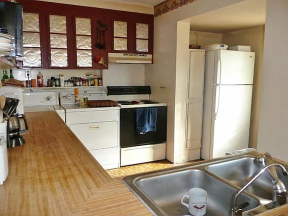 3rd image of 409 Cherokee Village Dr
