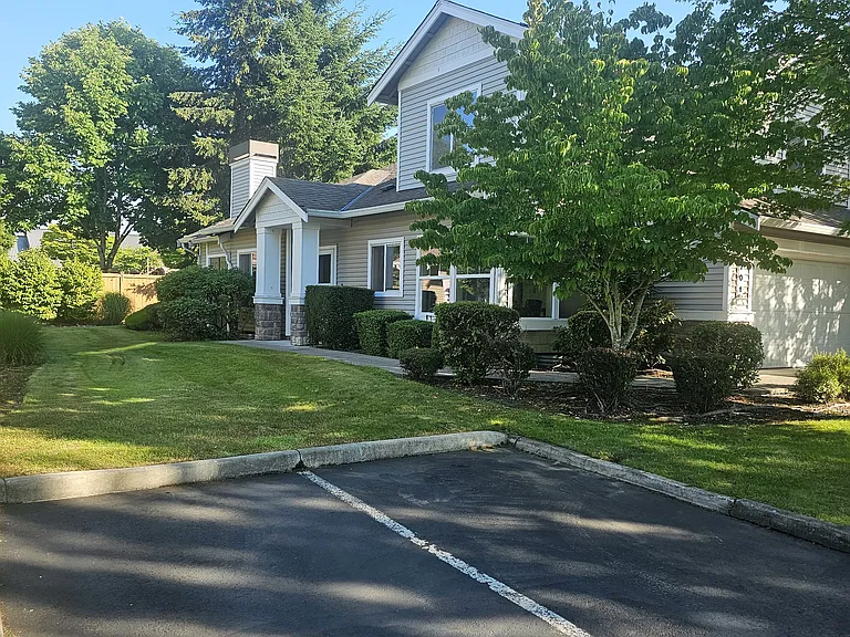 5909 Panorama Dr SE #3 — Photo 8