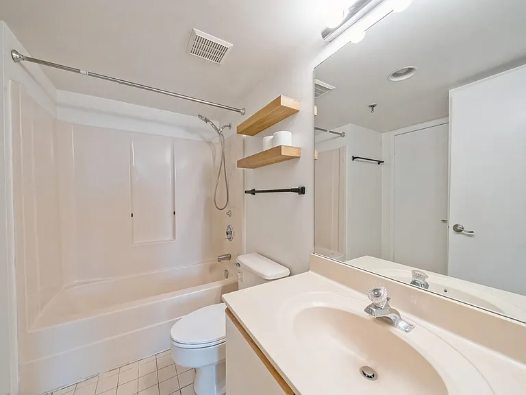 551 Observer Hwy #4C — Photo 16