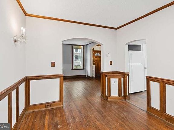 5th image of 4002 Belwood Ave