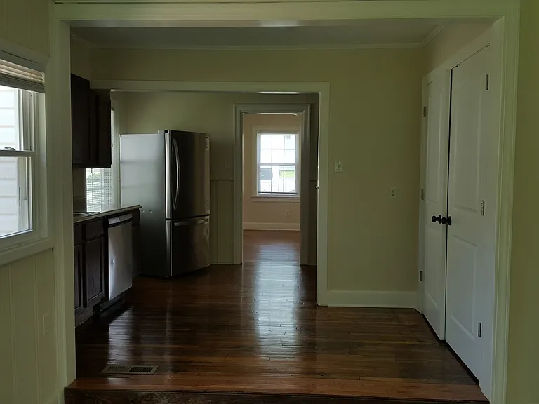 752 Addison Ave — Photo 5