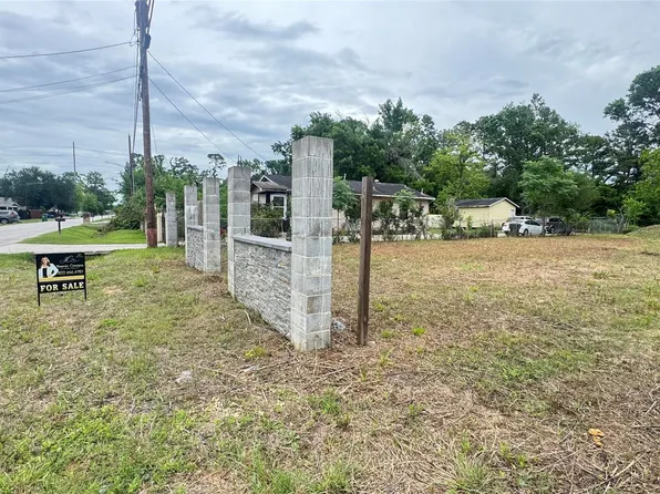 9016 Sherbourne St, Houston, TX 77016