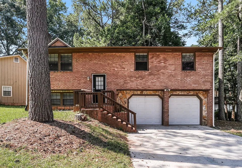 1073 Cherokee Hts