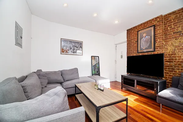Rented by REAL New York | media 3