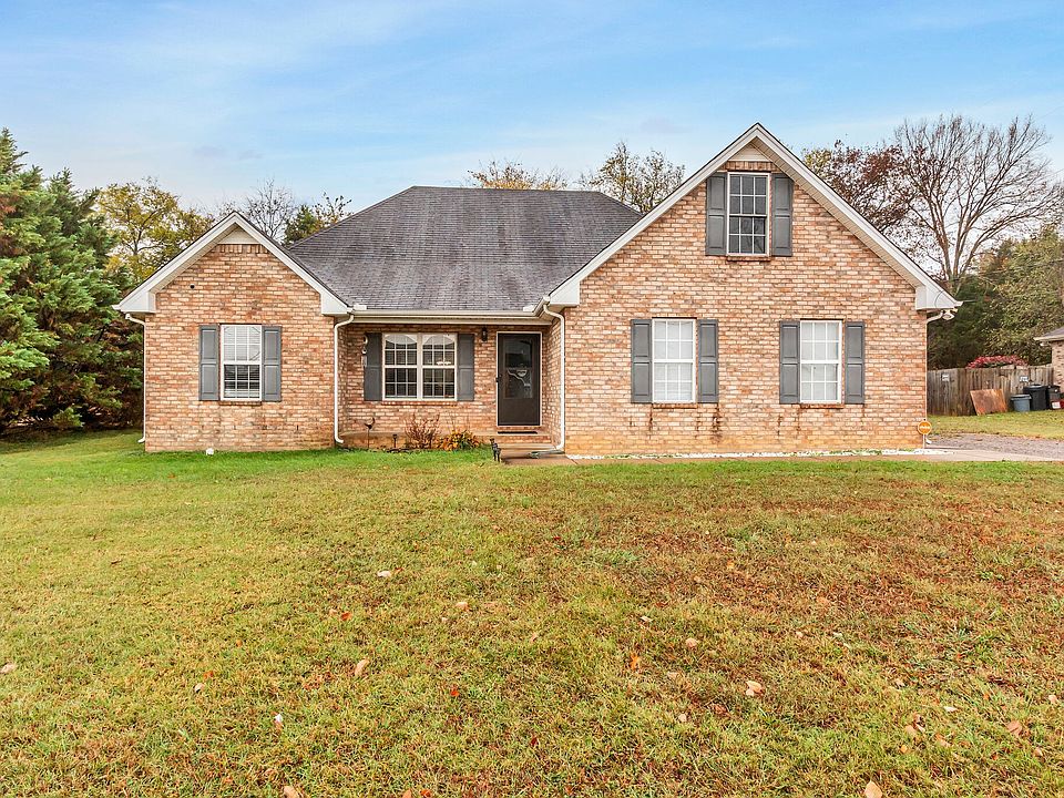 1st image of 2916 Cliffside Dr