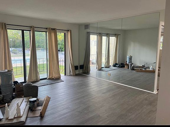 2nd image of 2807 Pembroke Ln #16