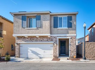 935 Lassen Ln W, Madera, CA 93636