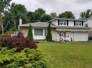 9 Culpepper Rd, Williamsville, NY 14221