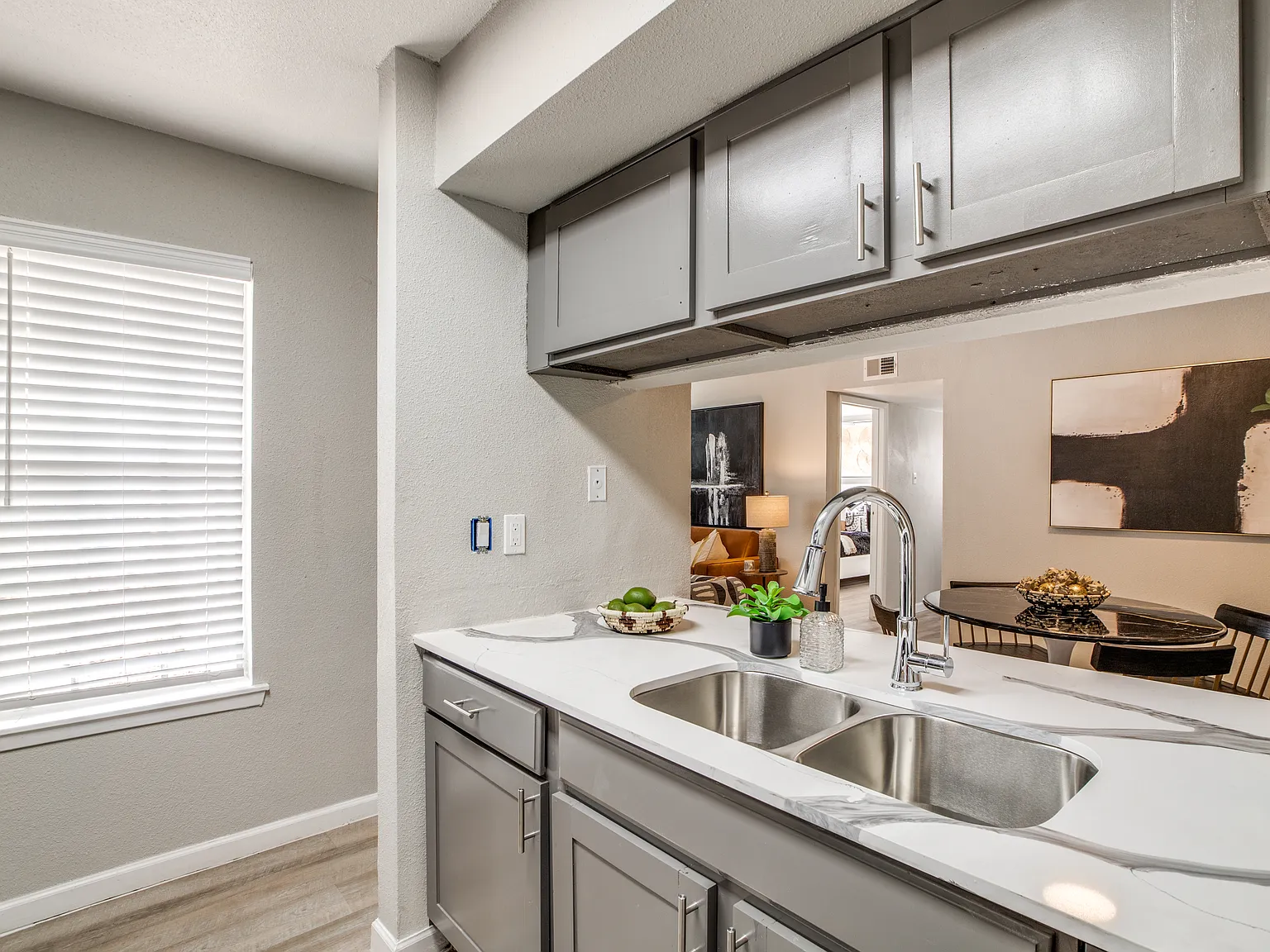 The Sutton Apartments — Photo 2