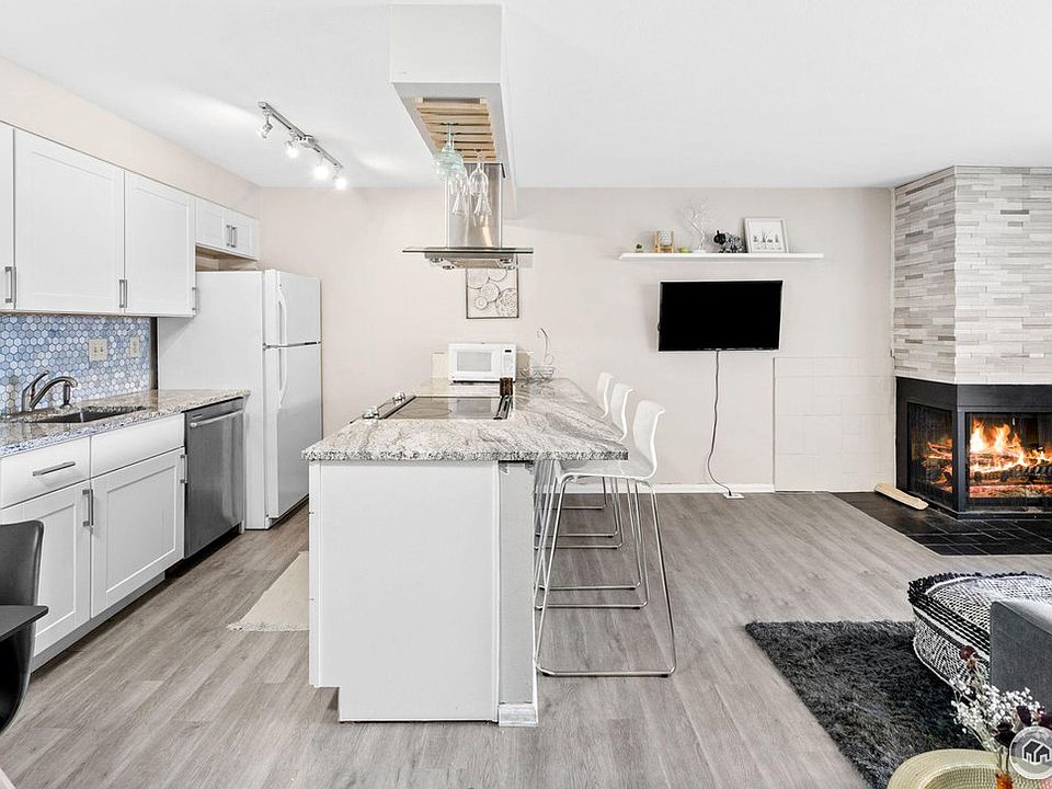 1st image of 665 Manhattan Dr #205