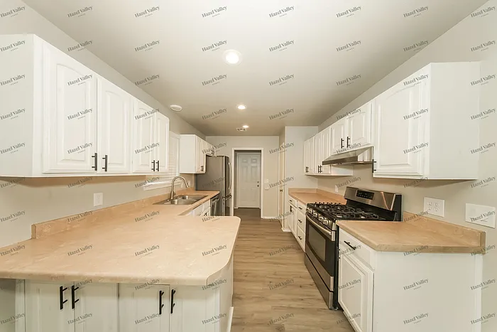 600 SW 149th Pl — Photo 5