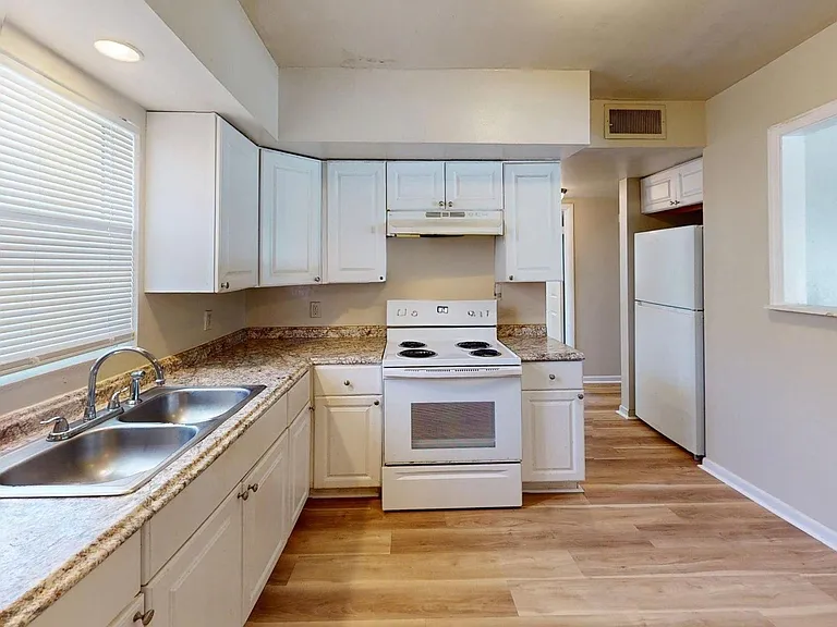 7408 Canaveral Rd — Photo 2