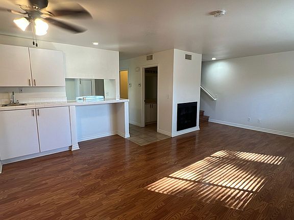 4th image of 43409 30th St W Unit 1
