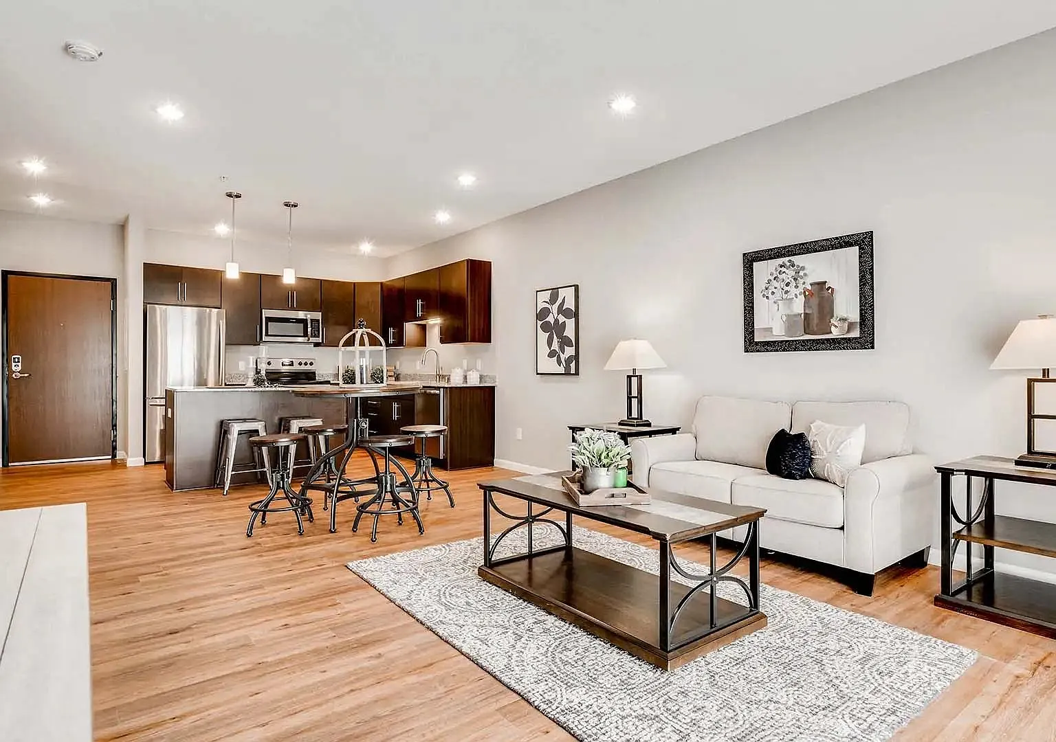 Lexington Lofts Apartment Community — Photo 1