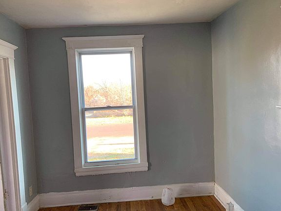 3rd image of 5415 Helen Ave