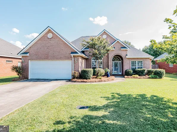 227 Sedgebrooke Dr, Warner Robins, GA 31088