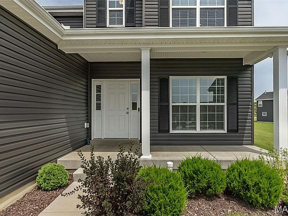 2nd image of 812 Colony Ridge Ct