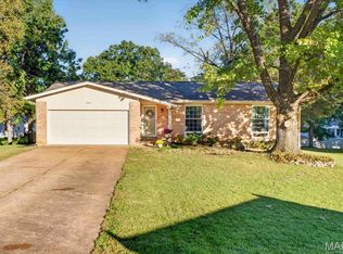 304 Surf Ct, Ballwin, MO 63021