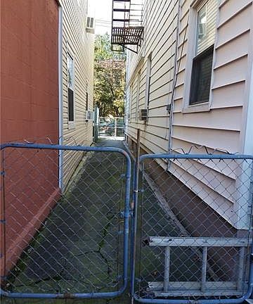 3rd image of 358 Riverdale Ave