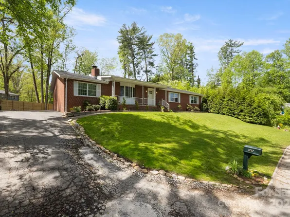 1727 Meadowbrook Ter, Hendersonville, NC 28791