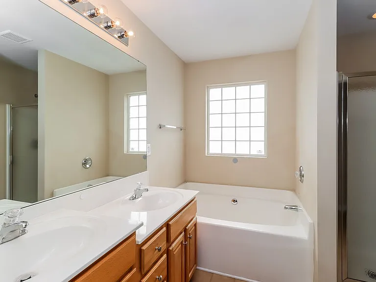 6110 Colonial Garden Dr — Photo 11