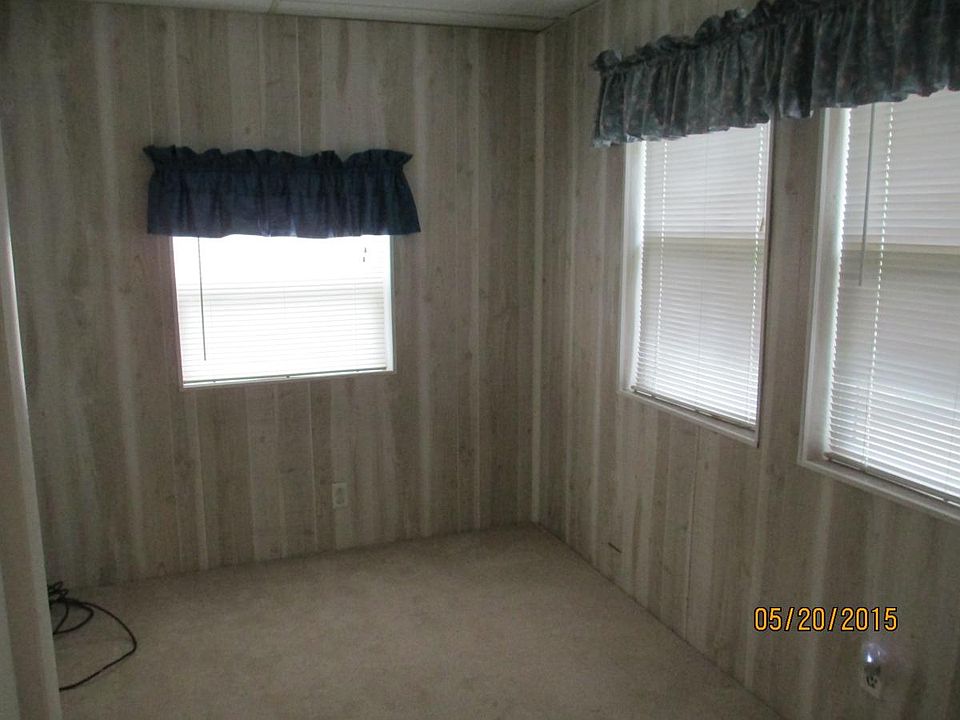 BR with closet