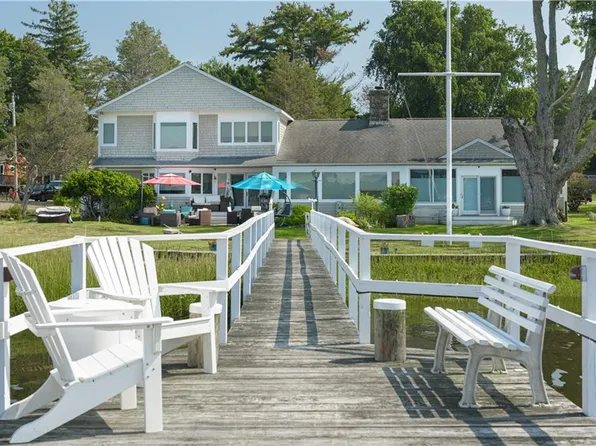 9 Shore Dr, Warren, RI 02885