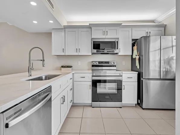 3521 Village Blvd 305, West Palm Beach, FL 33409
