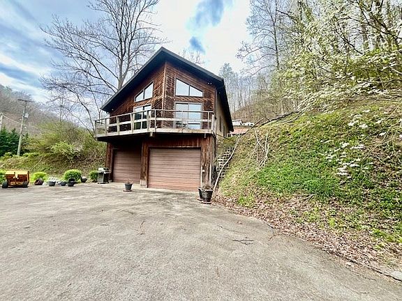 3rd image of 431 Walters Rd