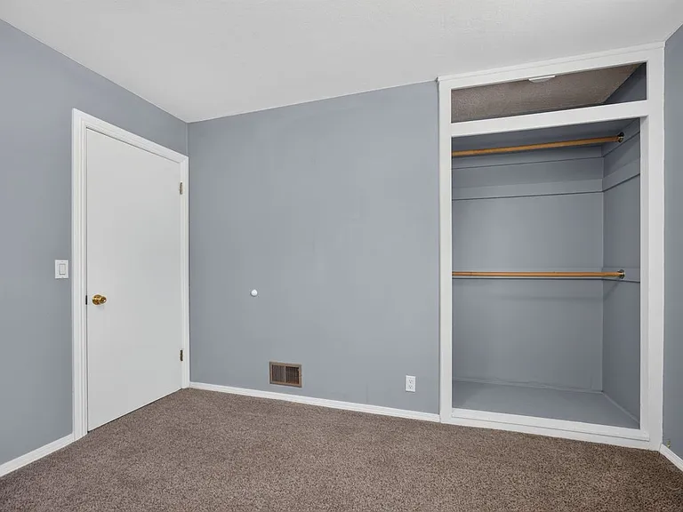 1201 W Baker Ave — Photo 34