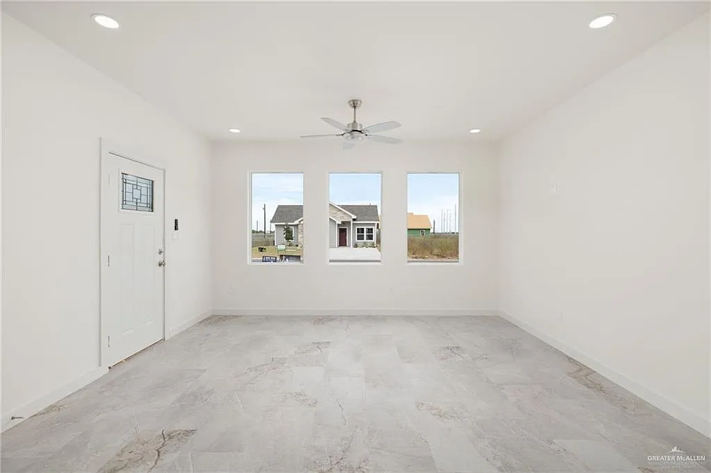 4 bed, 2.0 bath, 1229 sqft, $1,650 — Photo 2
