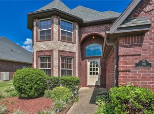 1101 Thornridge Rd, Bentonville, AR 72712