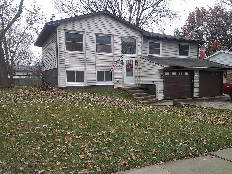 NE front corner house/garage