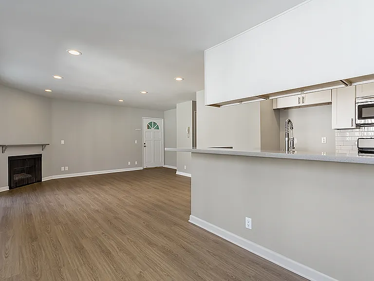 1216 S Corning St — Photo 52