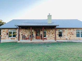 690 Prairie View Trl, Fredericksburg, TX 78624