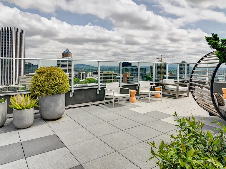 The Vue — Photo 13