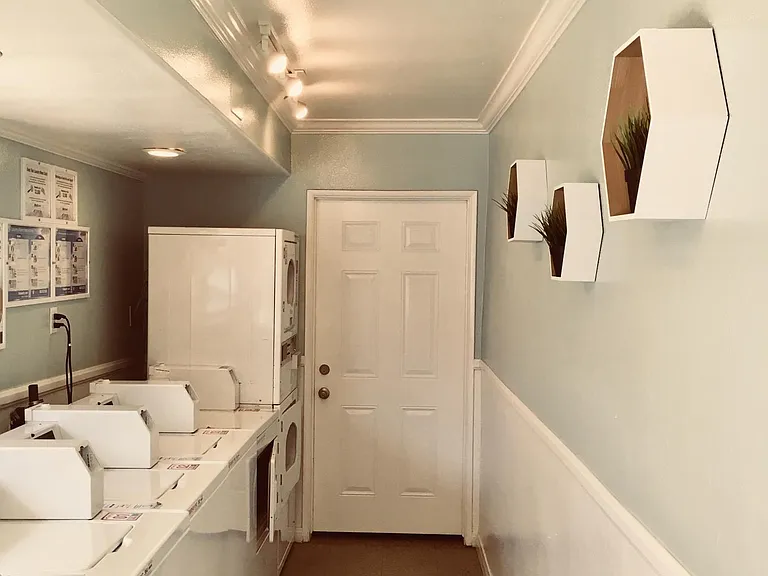 800 Meyer Lane — Photo 5