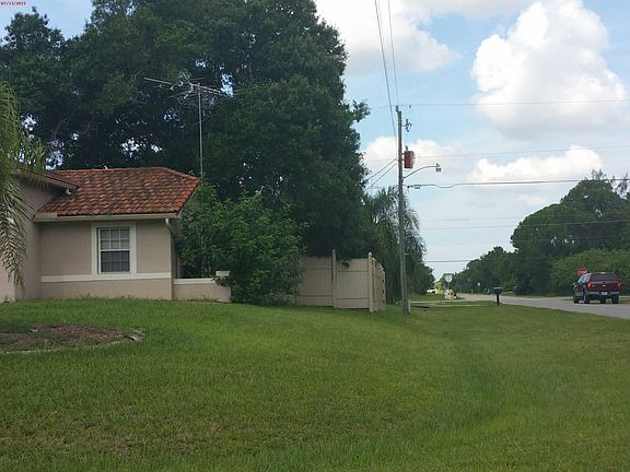3rd image of 3011 Tamarind St
