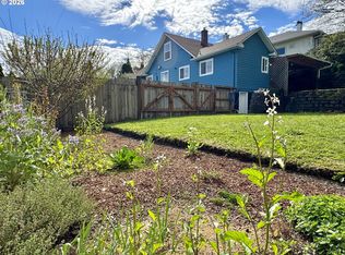 369 S 10th St, Coos Bay, OR