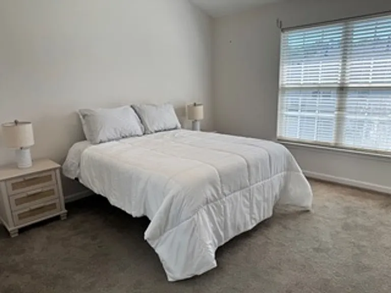 612 Graythorn Ln — Photo 7