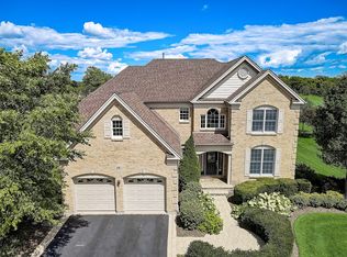 12 Tournament Dr S, Hawthorn Woods, IL 60047