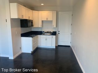 1375 Peridot Dr #B, Corona, CA 92882