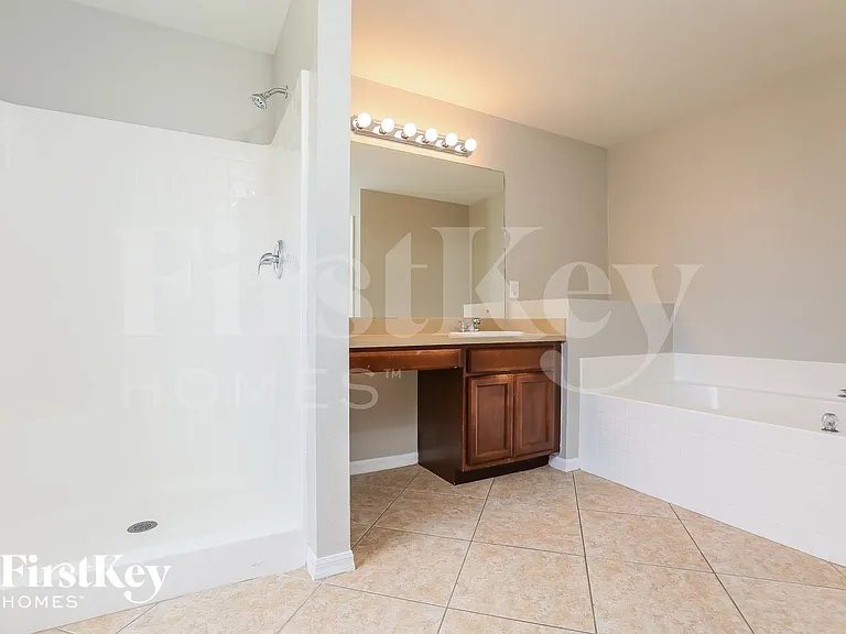 5404 2nd St W — Photo 8