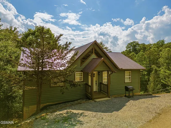 916 Hideaway Hills Cir, Sevierville, TN 37862