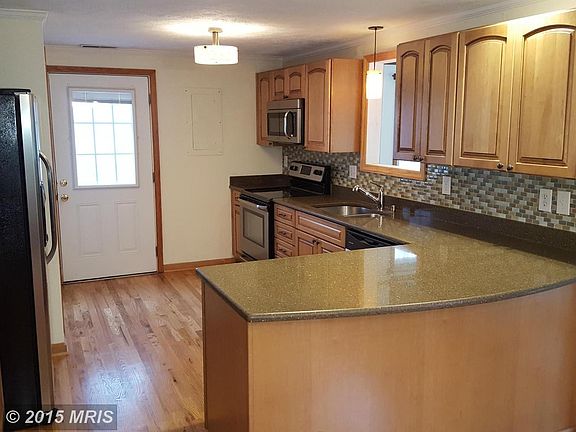 Kitchen w/New Stainless Appliances