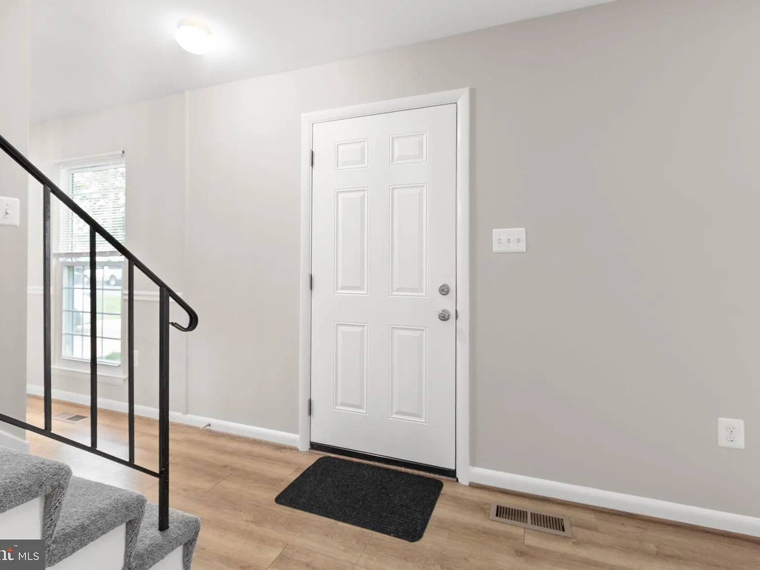3 bed, 1607 sqft, $2,875 — Photo 3