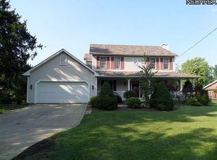 2734 Akins Rd, Broadview Heights, OH 44147