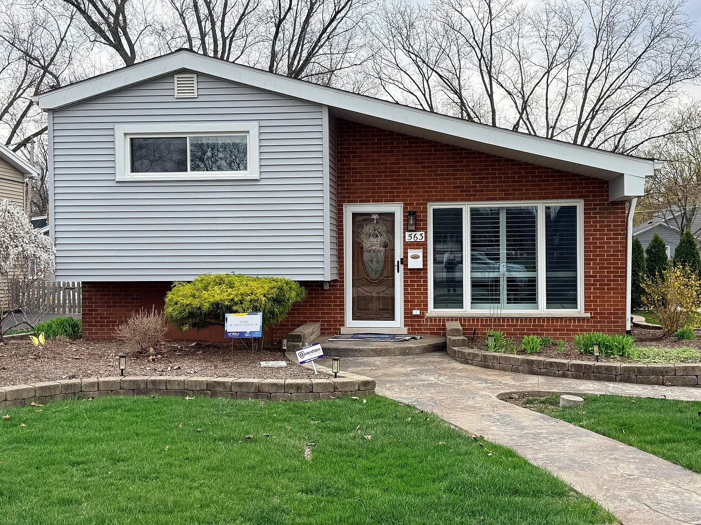 563 Coolidge Ave photo 1