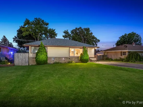 4305 Ponca St, McHenry, IL 60050